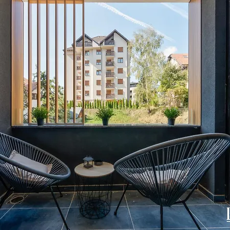 Lola Lux ズラティボール