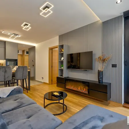 Lola Lux Apartment *